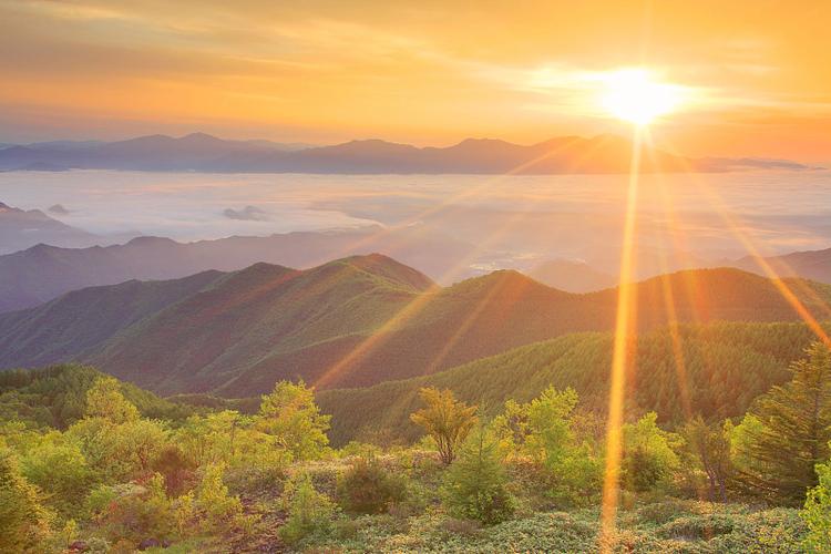 🌞阳光洒满大地我的威朗Pro沐浴在这温暖的光辉中那一抹(阳光普照大地)