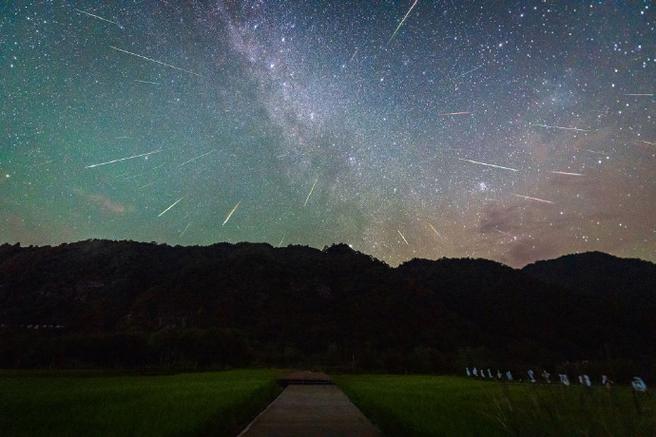 英仙座流星雨8月12日迎来极大