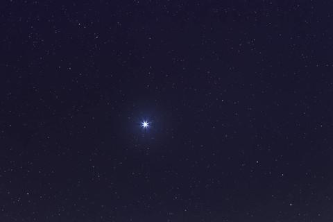 【夜空中最亮的星背景】图片免费下载_夜空中最亮的星背景素材_夜空中