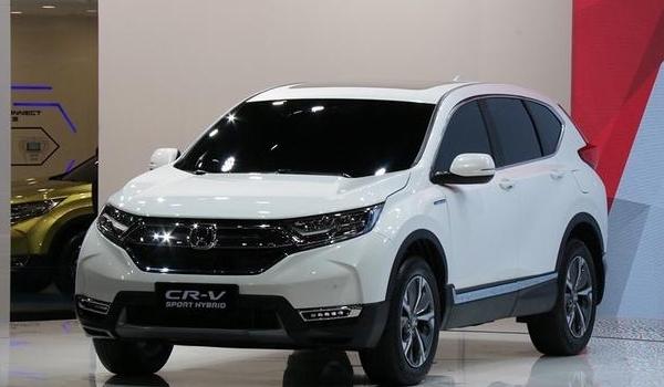 本田crv是一款紧凑型suv,这款suv非常适合家用,车内空间宽敞,搭载的